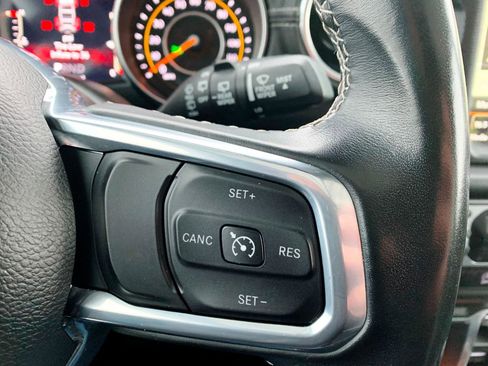 Used 2021 Jeep Wrangler Unlimited Sahara w/ Uconnect 4C Nav & Sound Group AWD/4WD image 5