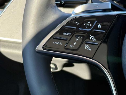 Used 2025 Mercedes-Benz E 350 4MATIC Sedan image 18