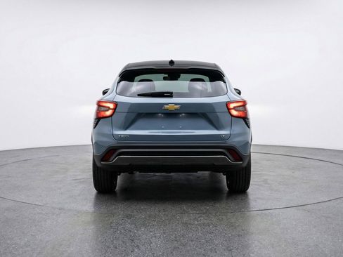 Used 2025 Chevrolet Trax LT FWD image 7