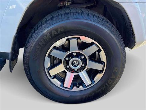 Certified 2022 Toyota 4Runner TRD Off-Road Premium image 12