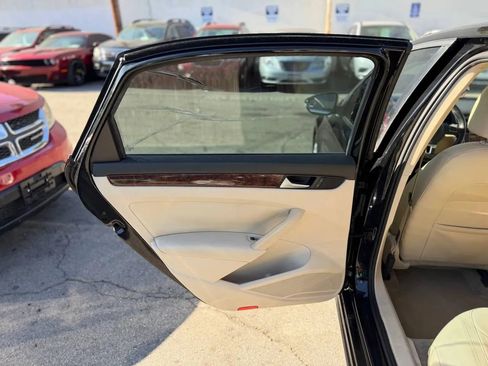 Used 2012 Volkswagen Passat 2.5 SEL Premium image 22