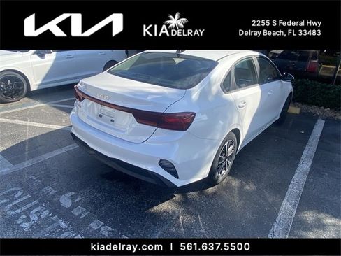 Used 2022 Kia Forte LXS image 8