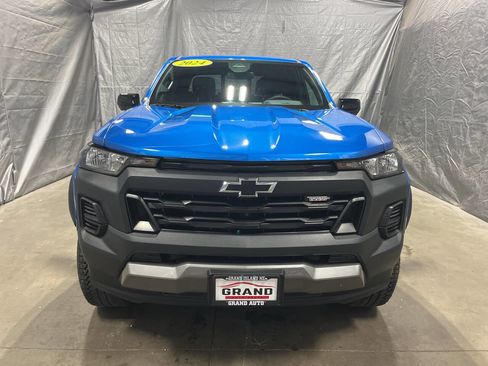 Used 2024 Chevrolet Colorado Trail Boss w/ Technology Package image 2