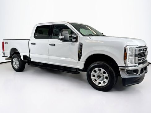 Used 2024 Ford F250 XLT image 3