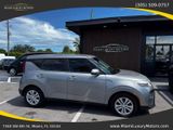 Used 2022 Kia Soul LX image 2