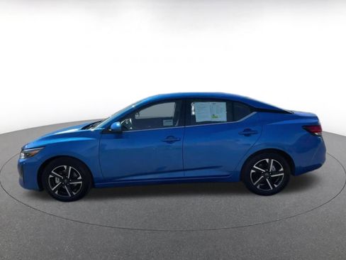 Used 2025 Nissan Sentra SV FWD image 9
