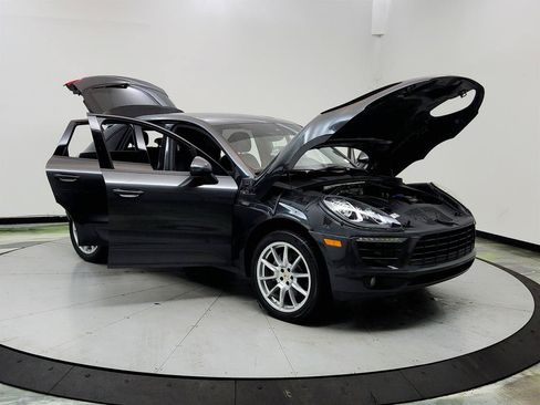 Used 2017 Porsche Macan AWD/4WD image 10