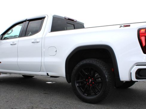 Used 2023 GMC Sierra 1500 Elevation w/ Preferred Package AWD/4WD image 12