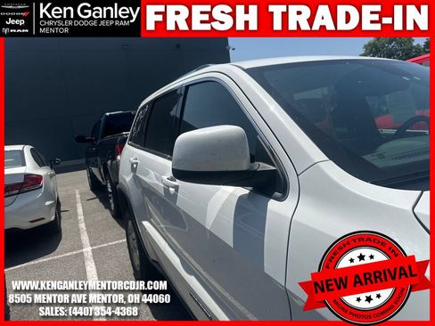 Used 2017 Jeep Grand Cherokee Laredo w/ Quick Order Package 23E AWD/4WD image 12