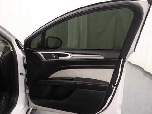 Used 2020 Ford Fusion SE w/ Equipment Group 151A image 13