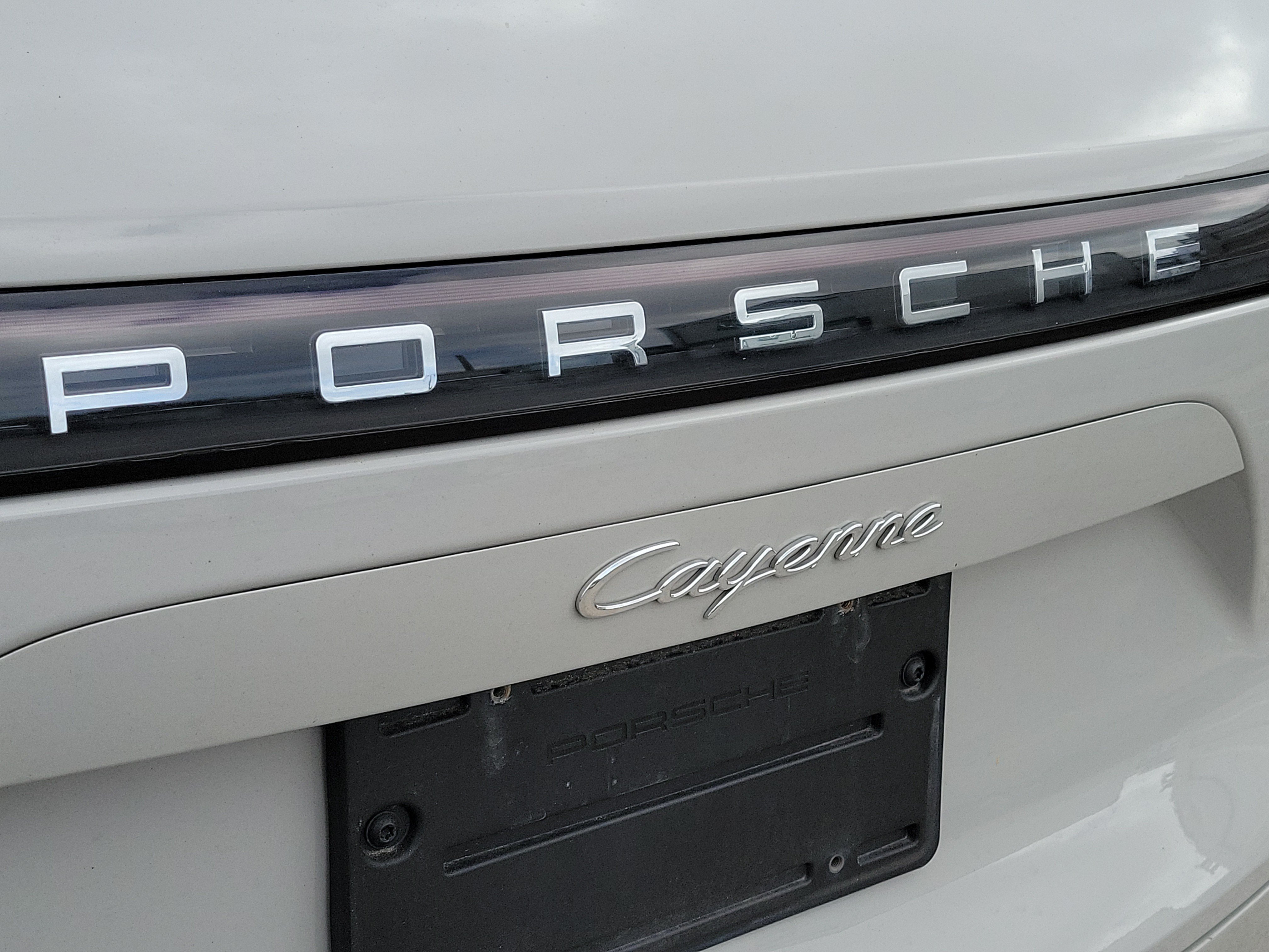 Used 2021 Porsche Cayenne AWD/4WD image 12