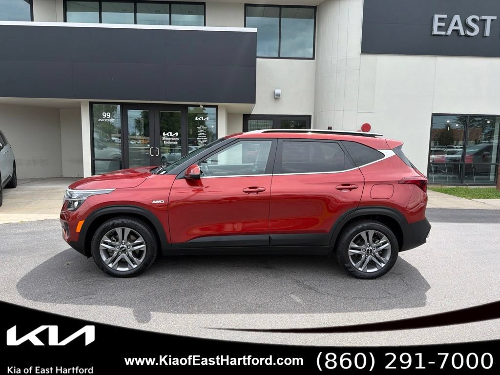 Certified 2023 Kia Seltos S w/ Navigation Package AWD/4WD image 2