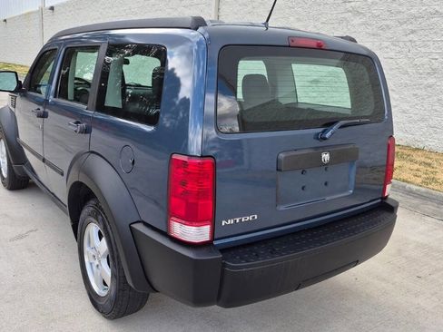 Used 2008 Dodge Nitro SXT image 5
