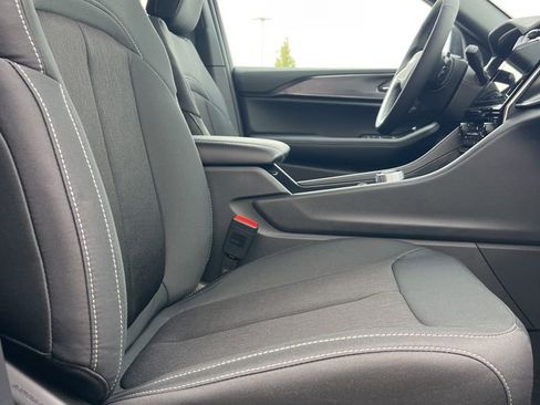 New 2025 Jeep Grand Cherokee Laredo w/ Trailer Tow Package image 9