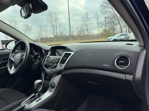 Used 2013 Chevrolet Cruze LT image 19