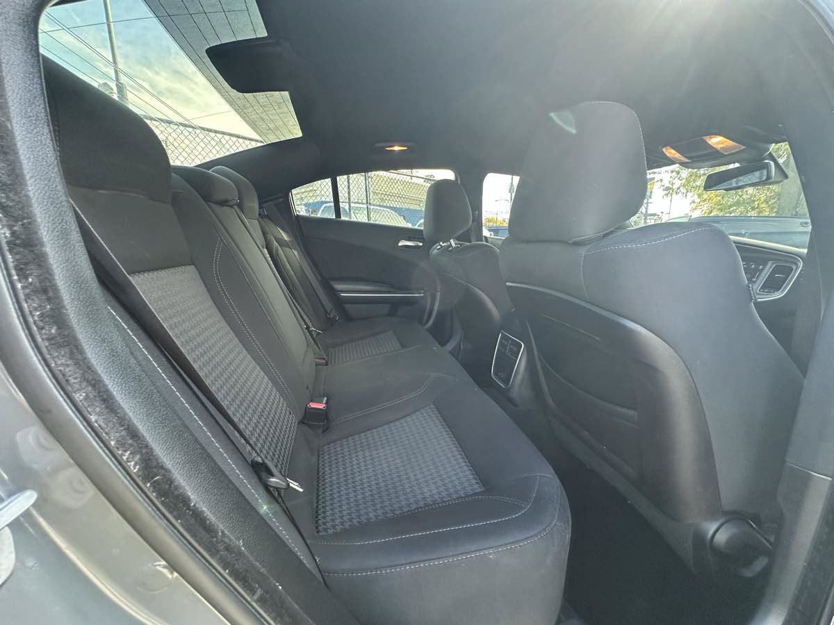 Used 2019 Dodge Charger SXT w/ Cold Weather Package AWD/4WD image 32