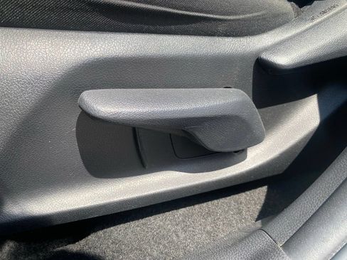 Used 2021 Toyota RAV4 LE FWD image 16