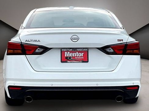 Used 2024 Nissan Altima 2.5 SR FWD image 5