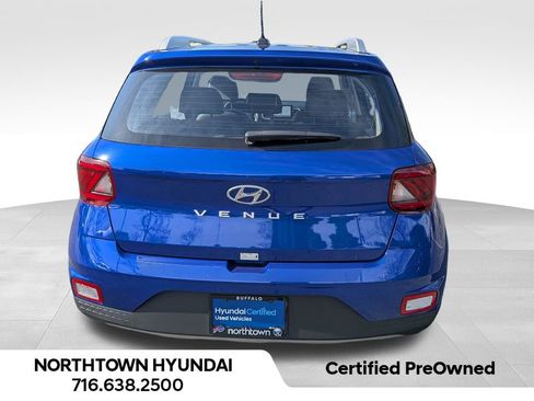 Used 2025 Hyundai Venue Limited FWD image 15