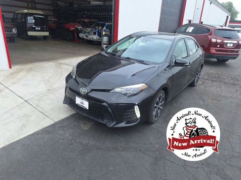 Used 2017 Toyota Corolla XSE FWD image 1