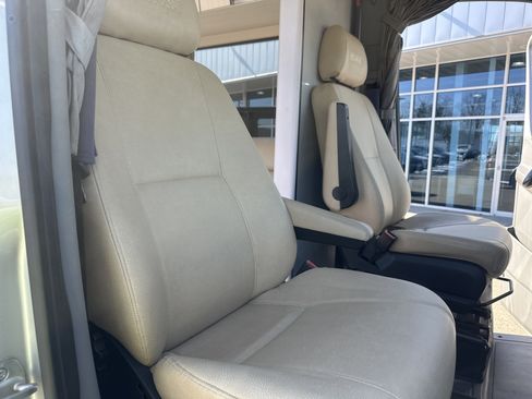 Used 2012 Mercedes-Benz Sprinter 3500 image 35