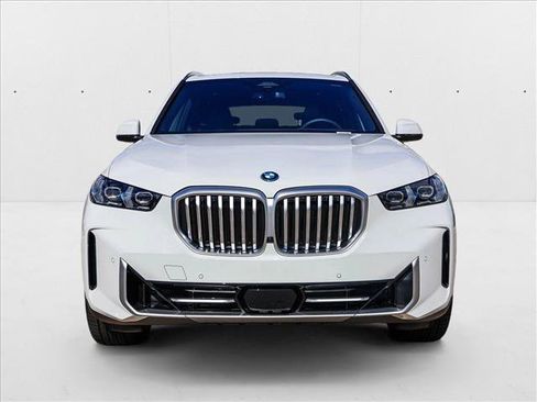 Used 2026 BMW X5 xDrive50e w/ Executive Package image 2