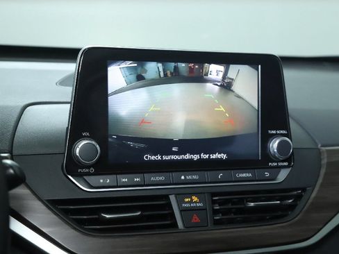 Used 2024 Nissan Altima 2.5 SV FWD image 28