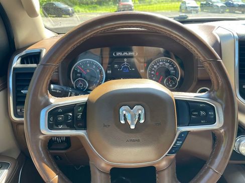 Used 2019 RAM 1500 Laramie AWD/4WD image 14