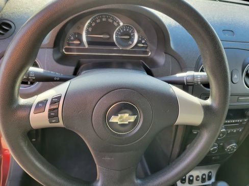 Used 2008 Chevrolet HHR LT image 19