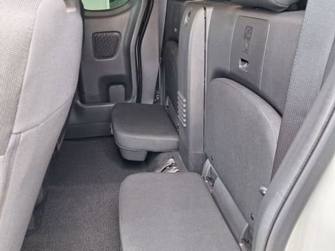 Used 2025 Nissan Frontier SV RWD image 24