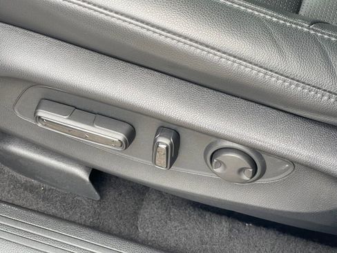 Used 2023 Honda CR-V EX-L image 6