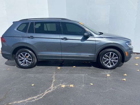 Used 2020 Volkswagen Tiguan SE image 8