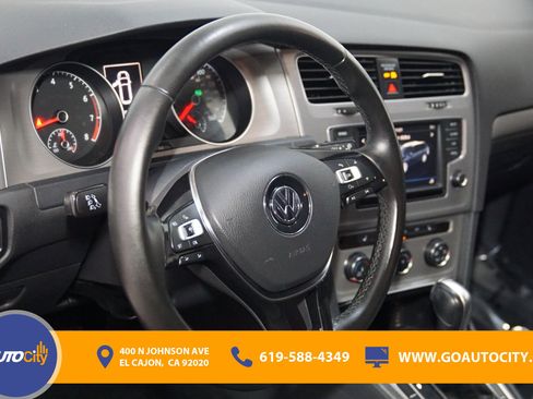 Used 2017 Volkswagen Golf S image 17