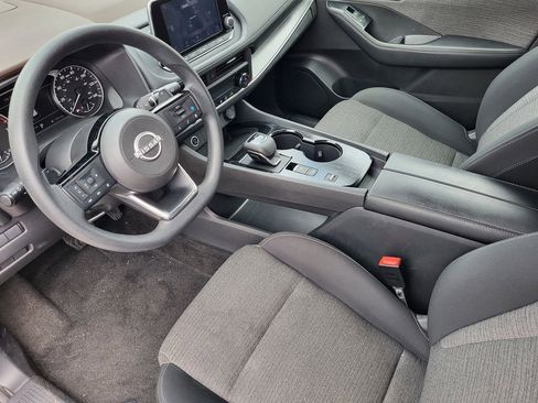 Used 2023 Nissan Rogue SV image 12