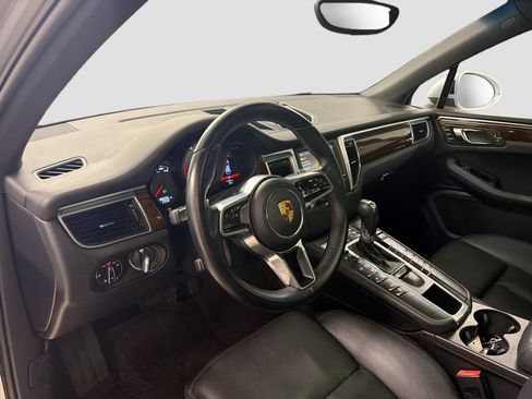 Certified 2015 Porsche Macan S AWD/4WD image 4