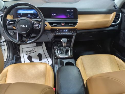 Used 2024 Kia Seltos EX AWD/4WD image 14