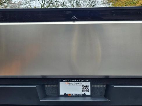 Used 2025 Tesla Cybertruck AWD Crew Cab image 30