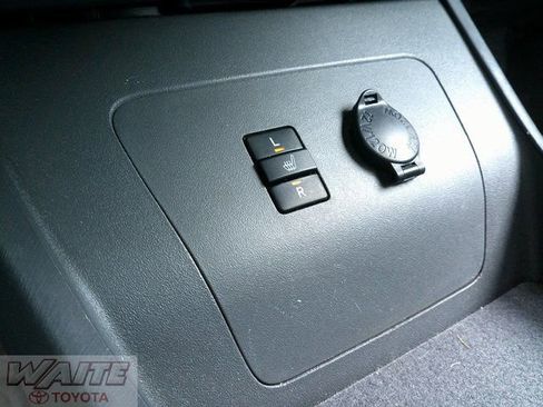 Used 2011 Toyota Prius Four image 16