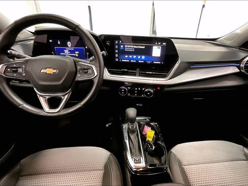 Used 2024 Chevrolet Trax LT w/ Driver Confidence Package image 14