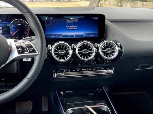 Certified 2025 Mercedes-Benz GLA 250 image 5