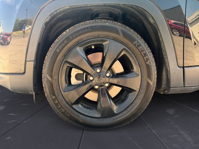 Used 2021 Jeep Cherokee Latitude Plus FWD image 14
