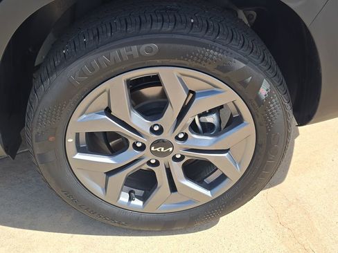 Used 2026 Kia Seltos LX AWD/4WD image 32