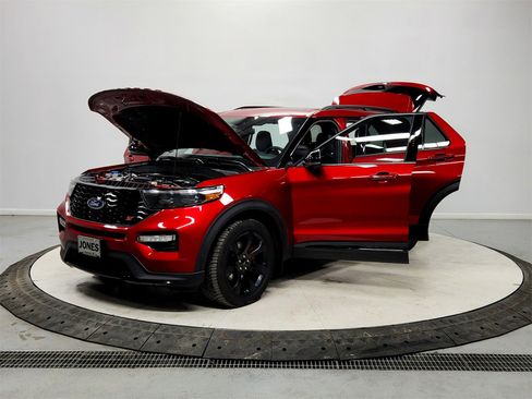 Used 2023 Ford Explorer ST w/ Equipment Group 401A image 11