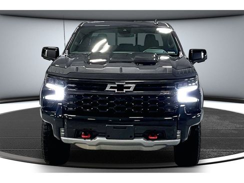 Used 2024 Chevrolet Silverado 1500 ZR2 image 4
