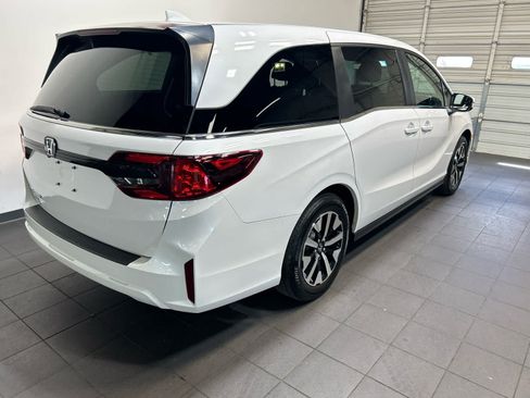 Used 2025 Honda Odyssey EX-L image 3