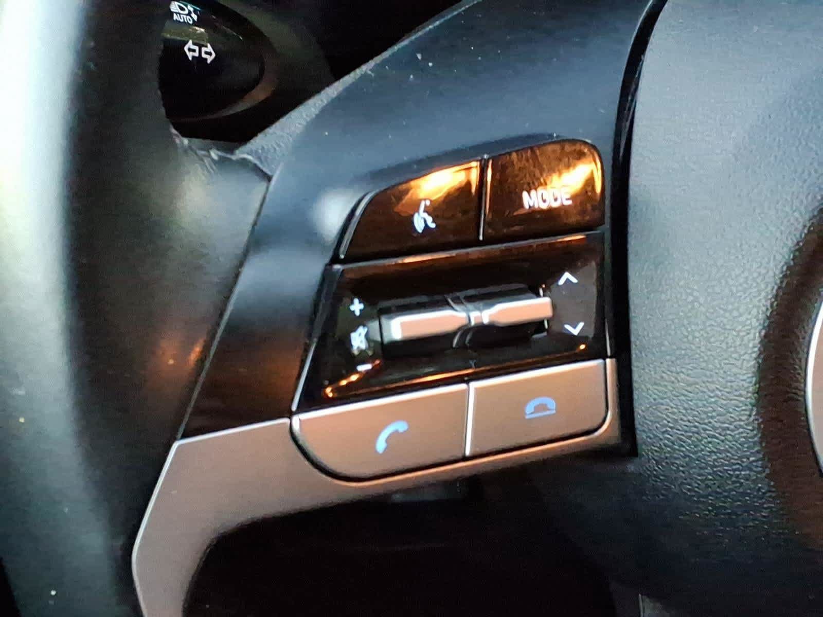 Used 2022 Hyundai Elantra SEL w/ Convenience + Premium Package FWD image 17