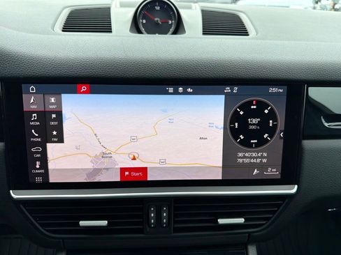 Used 2021 Porsche Cayenne AWD/4WD image 33