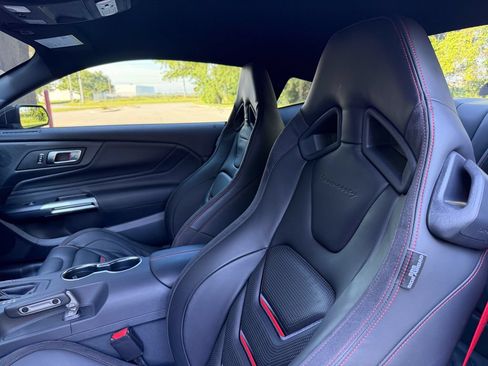Used 2025 Ford Mustang GT Premium w/ GT Performance Package RWD image 12