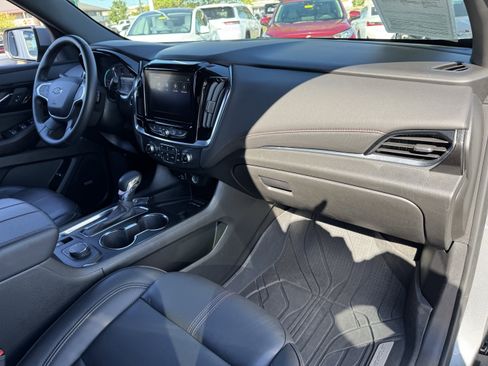 Used 2023 Chevrolet Traverse RS w/ LPO, Floor Liner Package image 40
