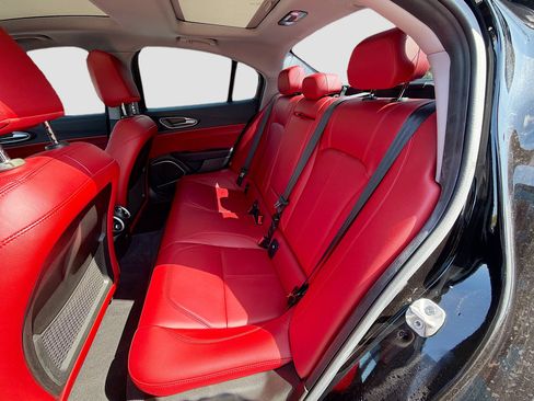 Used 2021 Alfa Romeo Giulia Sprint w/ Sun & Sound Package image 20